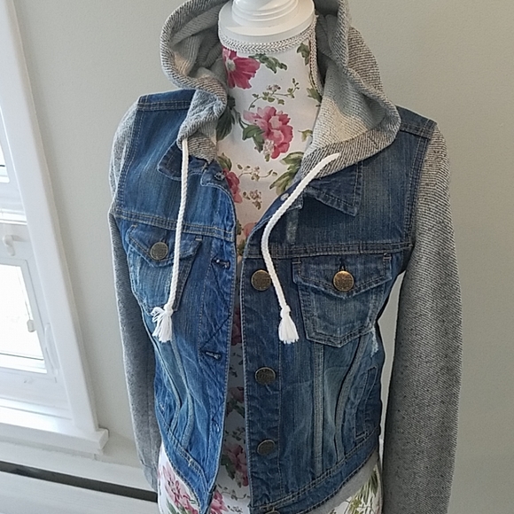 Hybrid & company Jackets & Blazers - Hybrid & Co distressed denim jacket Medium